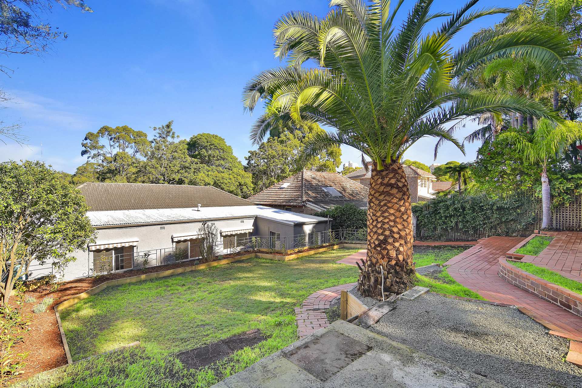 7 Cameron Avenue, 7 Cameron Avenue - Thumbnail 3