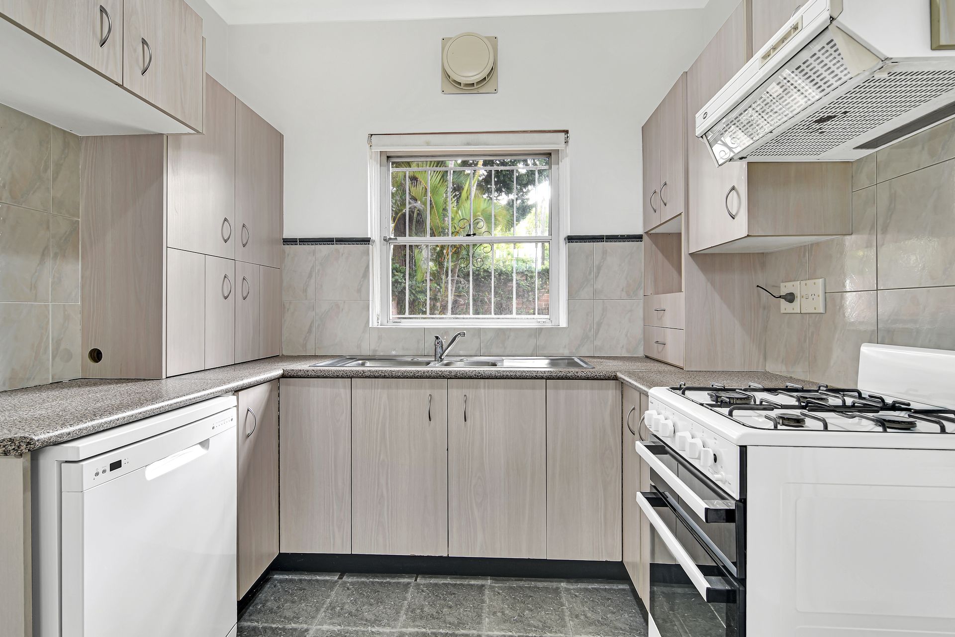 1/69 Eastern Valley Way, Castlecrag, Castlecrag - Thumbnail 4
